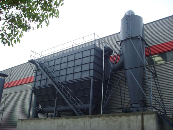 布袋除尘器10